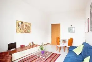 Tiraboschi 6 - Porta Romana Hotel Milan